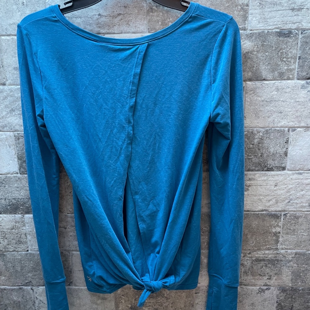 ❤️ GAPFIT GAP FIT TIE BACK LONG SLEEVE TOP SIZE XS - Picture 3 of 6